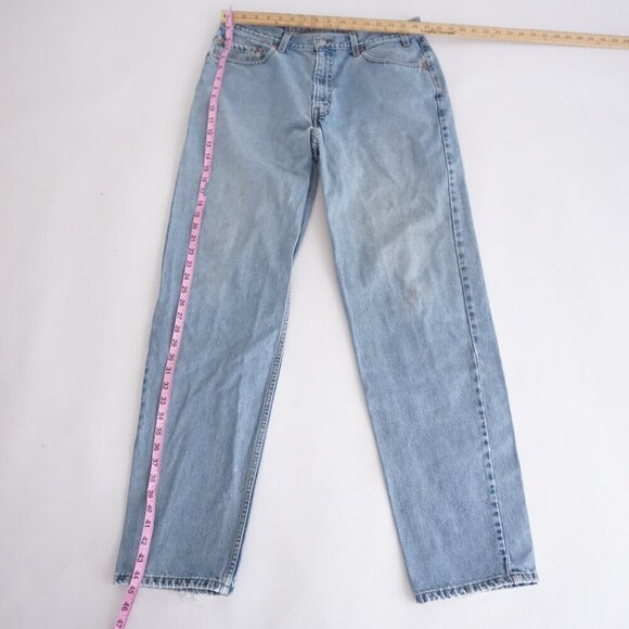 Vintage '90s Levi's 550 Relax Fit Light Wash 100% Cotton 36X34 Button Code 748 - Picture 3 of 16